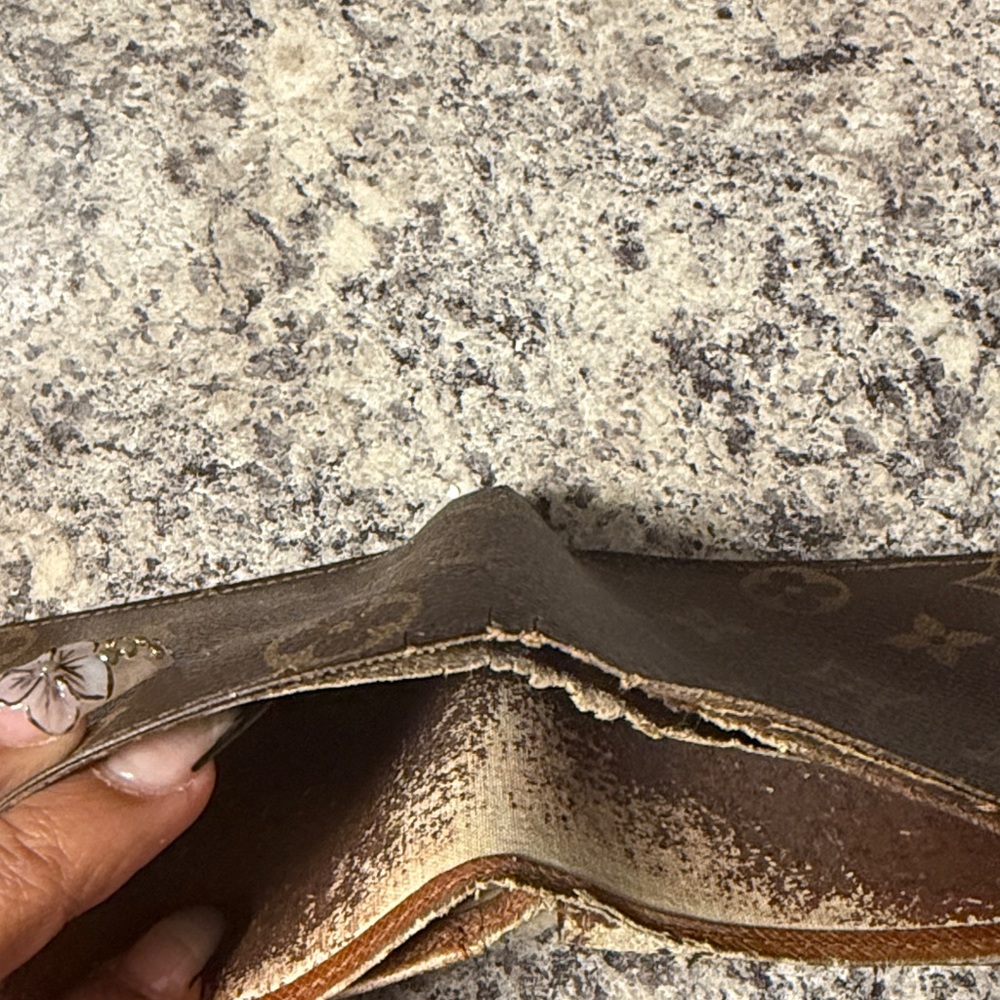 Louis Vuitton Brown and Gold Monogram Wallet - Picture 5 of 6
